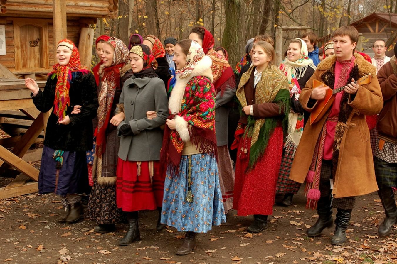 Посиделки в русском селе. Покров Пресвятой Богородицы народные традиции. Славянские посиделки. Вечерние посиделки на Руси. Фольклорный праздник Покров.